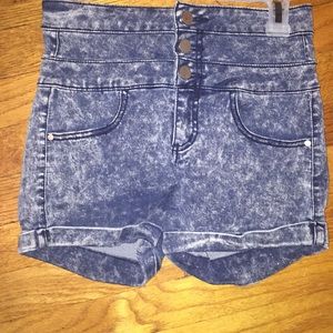 High wasted designed shorts